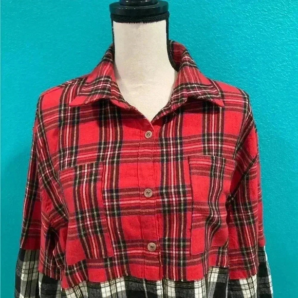 New with tags La Miel in size s, Blossom 90's Flannel in color Red - Picture 3 of 9